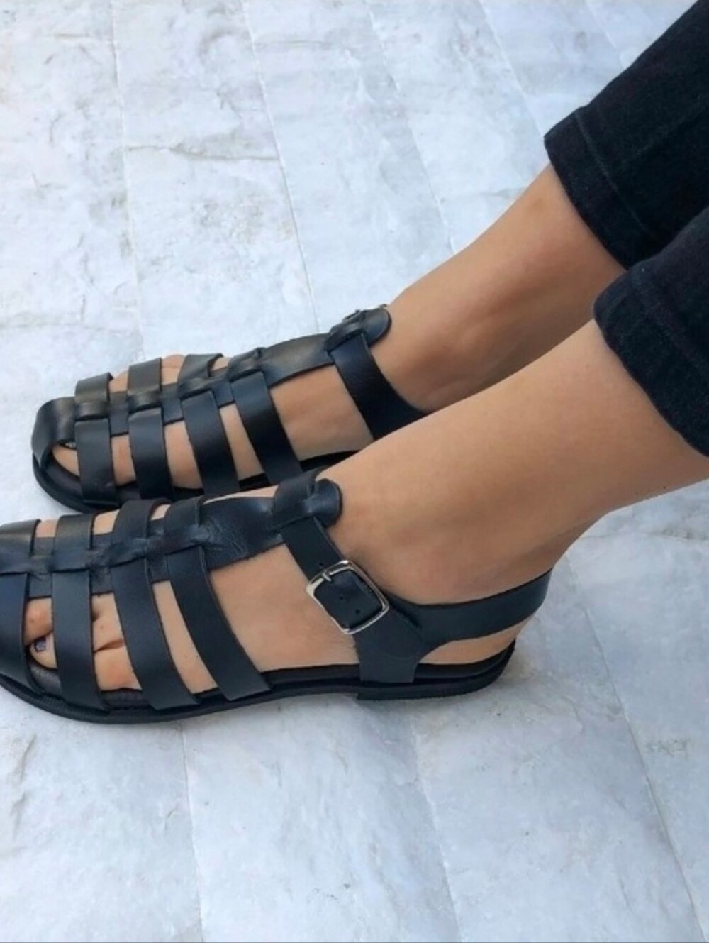 Time and Tru Black Strappy Buckle Women’s Sandals